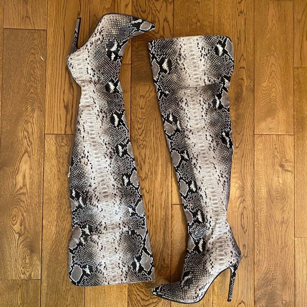 I.Am.Gia Snakeskin Print Faux Leather Thigh High Pointy Toe High Heel Size 9